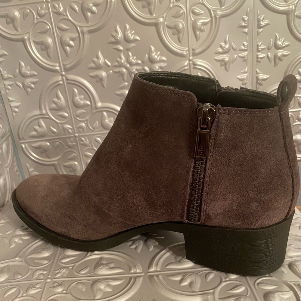 NWOT Macy’s Kenneth Cole Ankle Boots